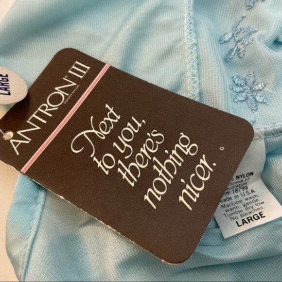 VINTAGE NWT Bernette New York Blue Lingerie Embroidered Nylon Night Gown Large - Picture 7 of 8